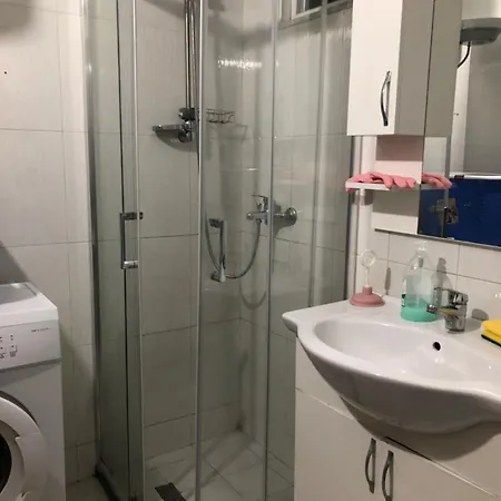 Apartment * 티라나